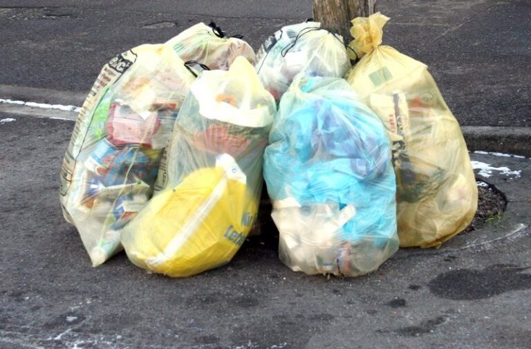 Gelbe Säcke werden dicker: Landkreis führt ab 2027 reißfestere Tüten ein