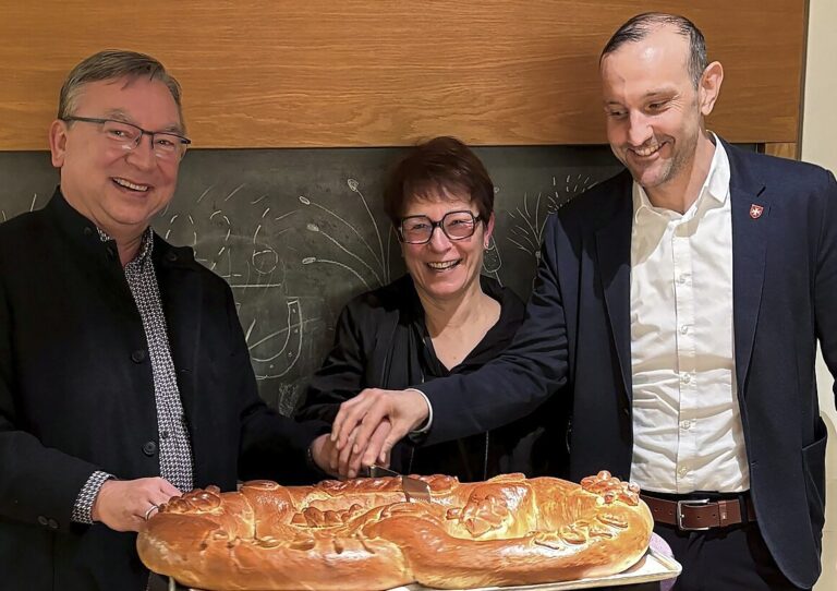 Weltpolitik und Lokales