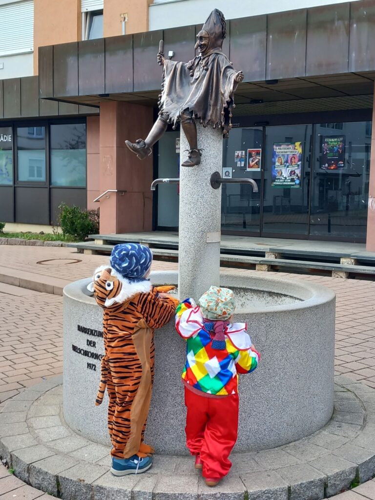 Welschkorngeister laden zum Kinderumzug