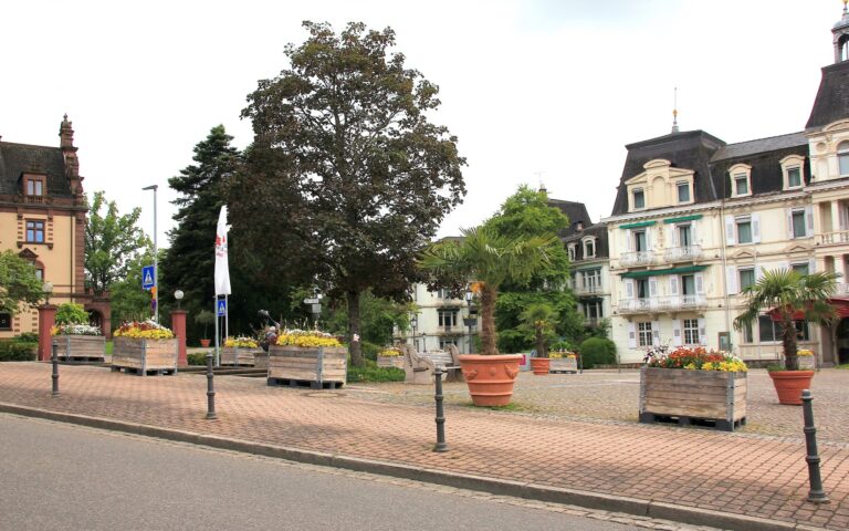 Hier könnte der Beton-Schriftzug "BADENWEILER" zur Terrorabwehr am Schlossplatz stehen.