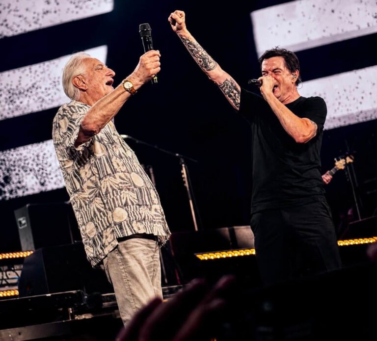 Duett mit Campino: Beat-Legende aus Emmendingen sang beim Tote Hosen-Konzert “Halbstark”